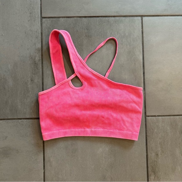 Spiritual Gangster Kaci Crop in Hot Pink - Picture 3 of 6